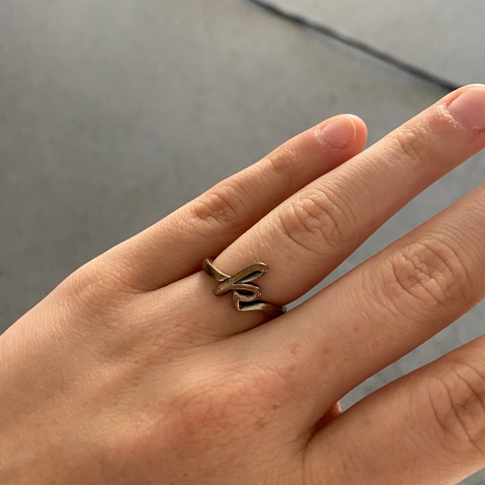 K INTIAL JAMES AVERY RING SIZE 7